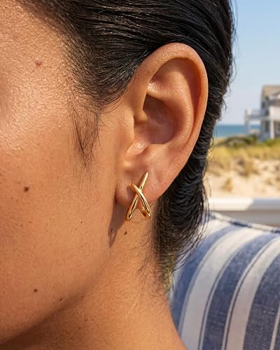 Brocely Sloane Minimalist Gold Stud Earrings - image 2